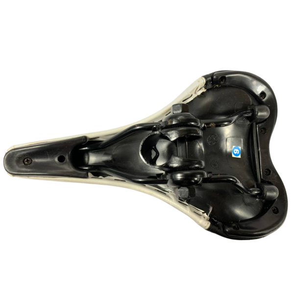 Сідло спортивне чорне з білими смугами