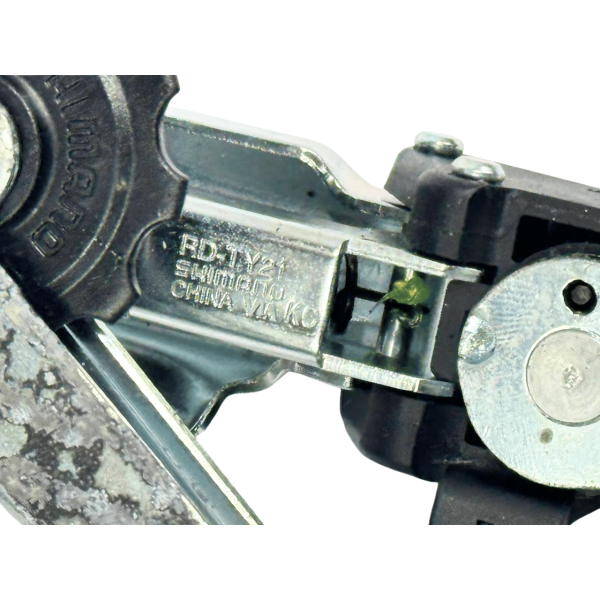 Задній перемикач 6 швидкостей гачок білий Shimano TY-21 з дефектом корозія